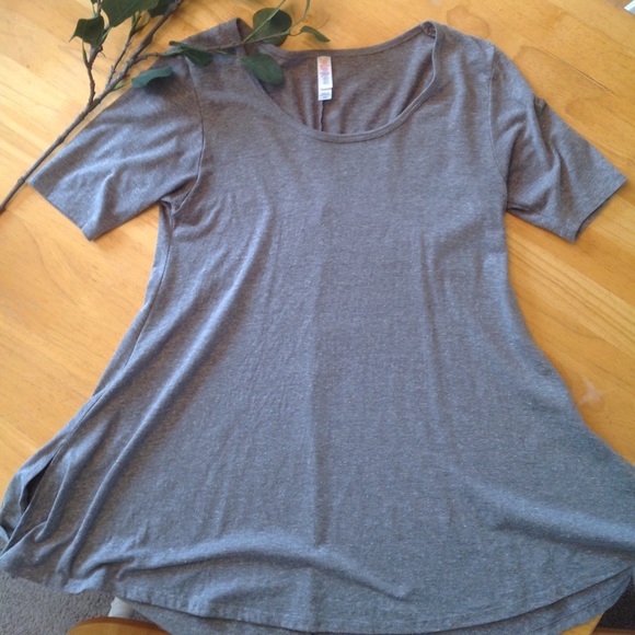 LuLaroe Perfect Tee - Picture 4 of 4